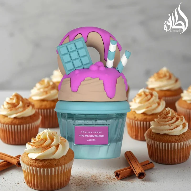 Vanilla Freak product with cupcakes and cinnamon sticks on a light gray background