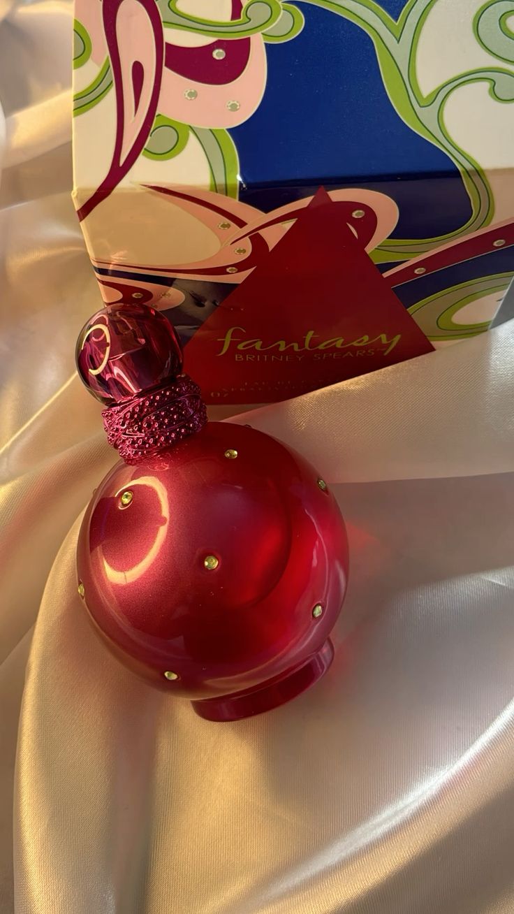 Britney Spears Fantasy Eau de Parfum Bottle