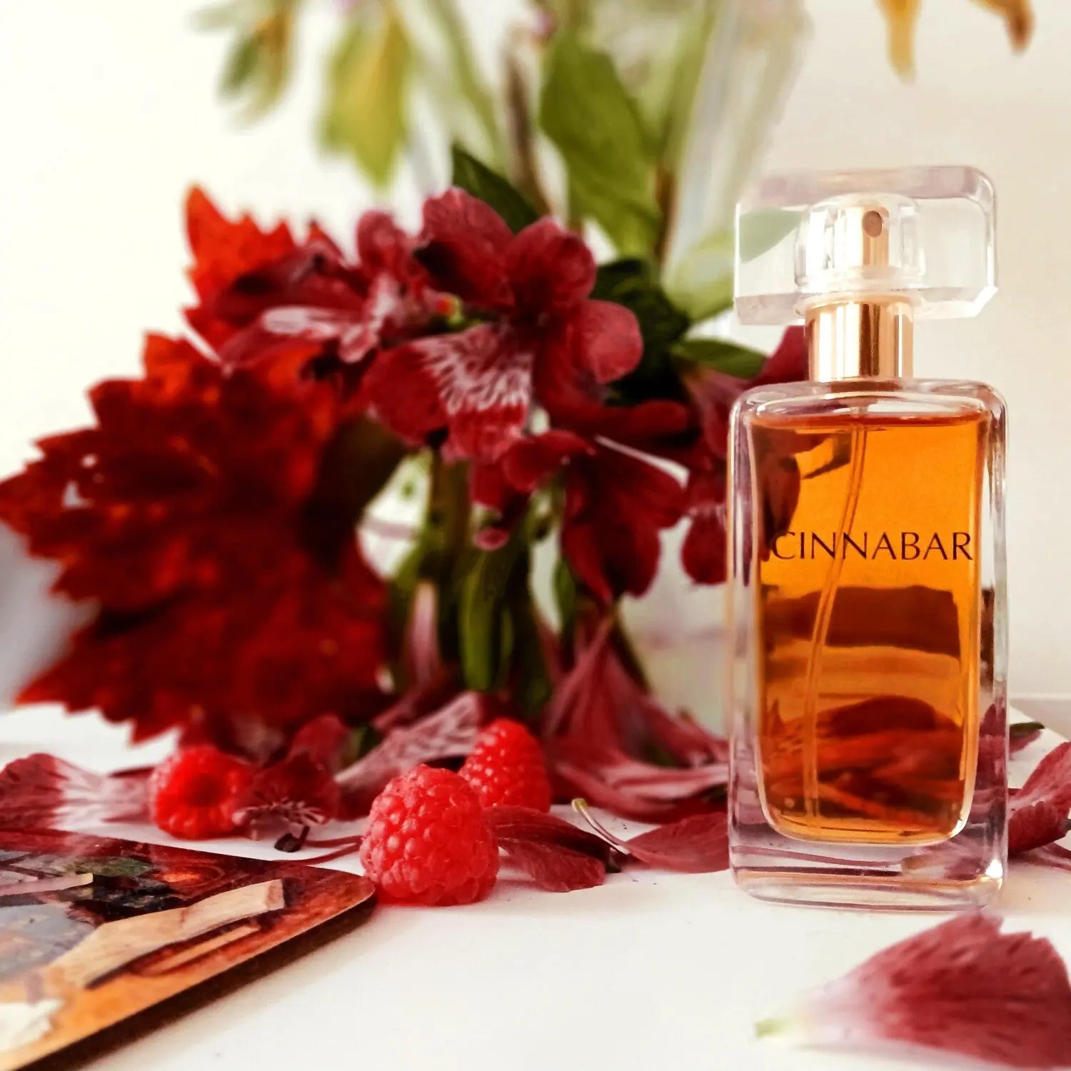Estee Lauder Cinnabar Eau de Parfum 50ml For Men & Women
