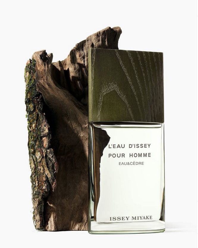 Issey Miyake L'Eau d'Issey Pour Homme Eau & Cèdre Eau de Toilette Bottle